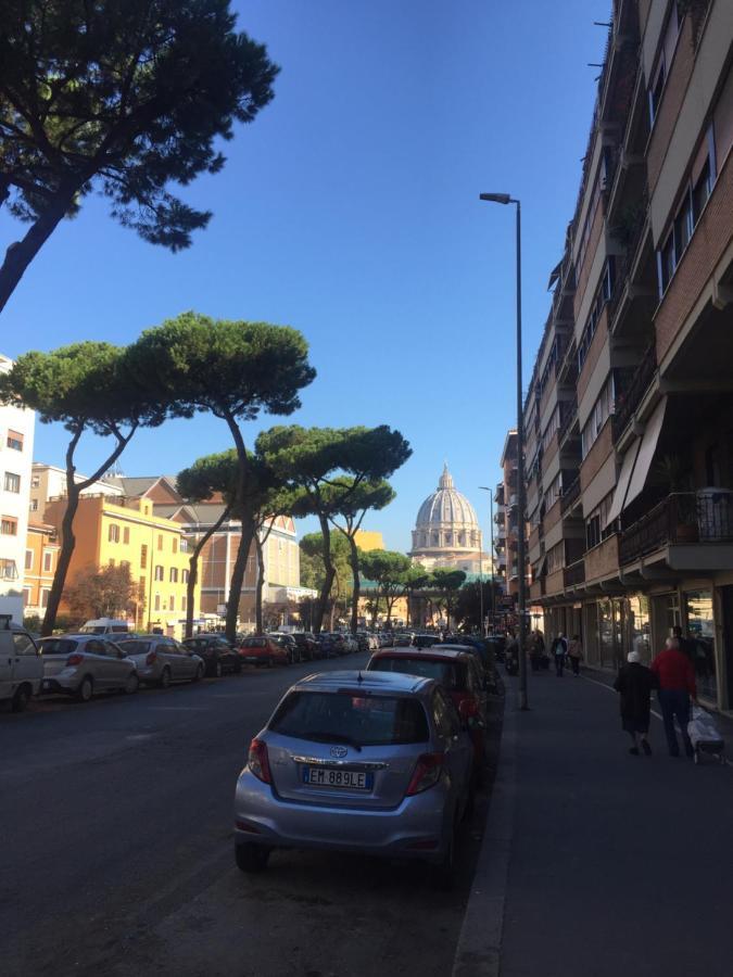 Alloggio Turistico Roberta San Pietro Рим Экстерьер фото